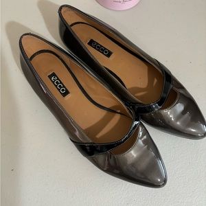 Ecco flats
